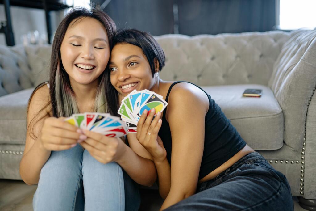 UNO: How to Play, Official Rules, and House Rules - 우노 카드게임